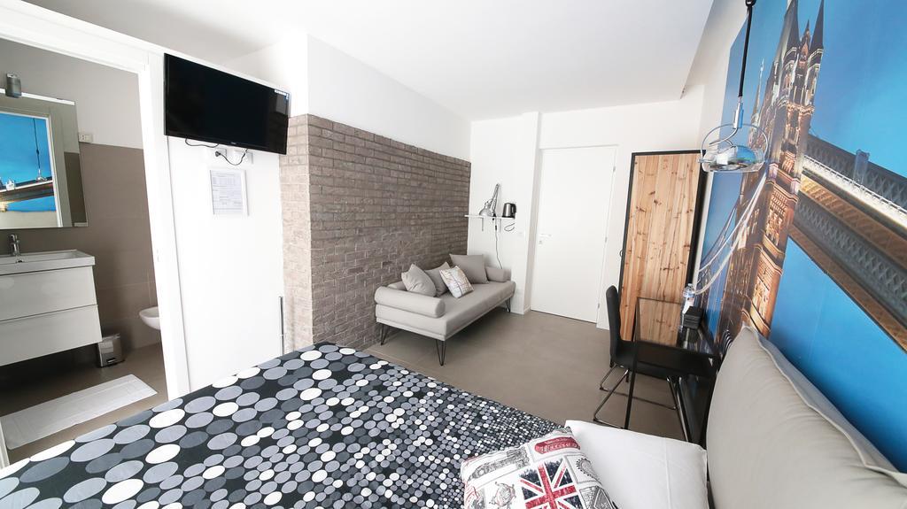 Affittacamere Smile Accomodation Aosta Exterior foto